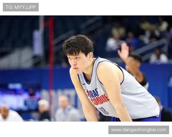 杨瀚森亮相NBA夏季联赛首秀表现出色贡献10分展示潜力