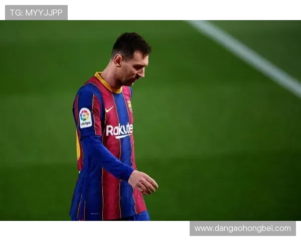 梅西无球时的防守智慧如何提升球队整体表现分析