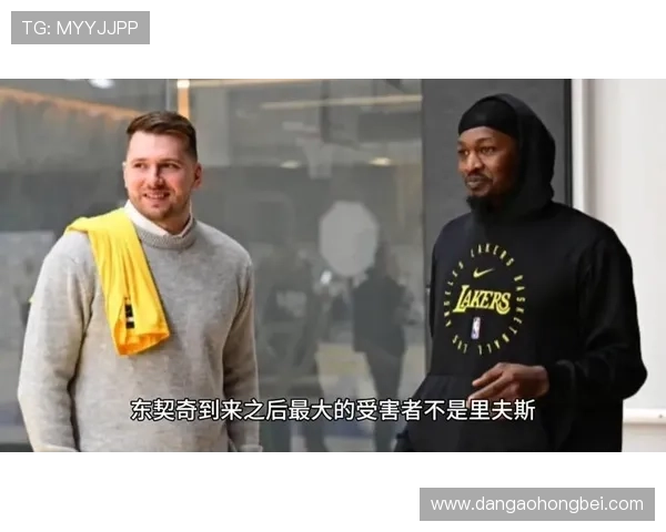 东契奇幽默自嘲英语水平调侃八村塁大学经历引发关注